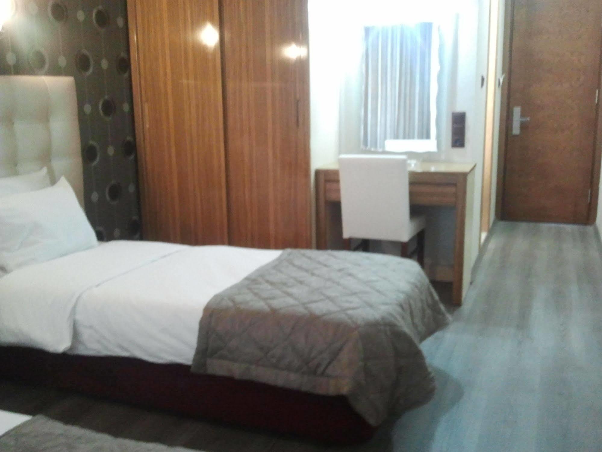 Hotel Kocaman Измир Экстерьер фото